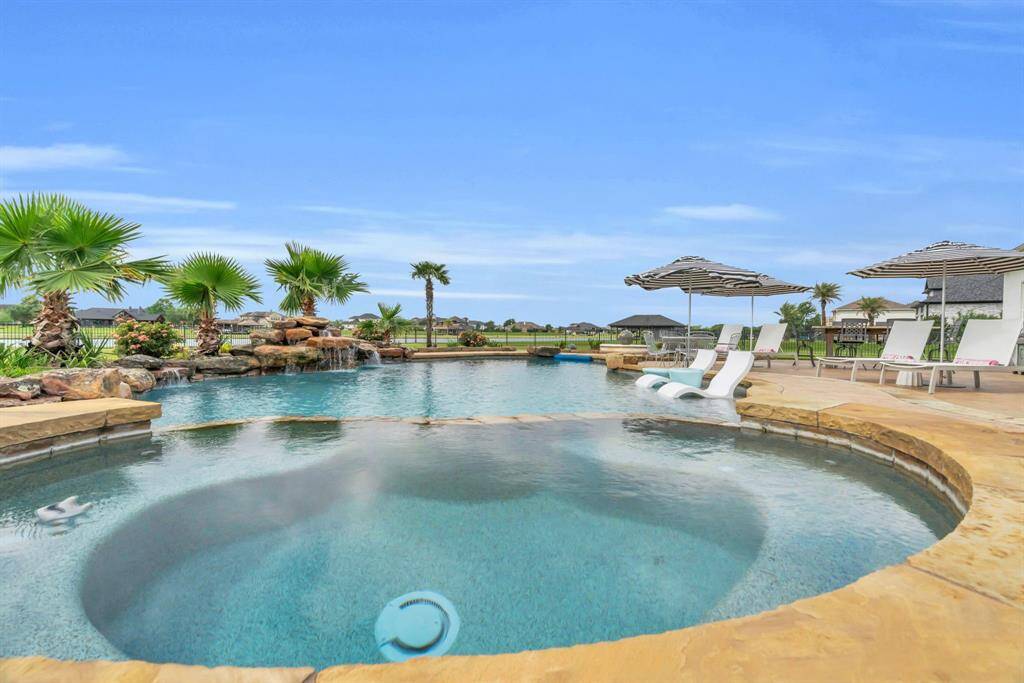 Beautiful Custom Private Pool & Spa with Water Feature! 27103 Boater's Crossing Dr., Katy, TX  77493