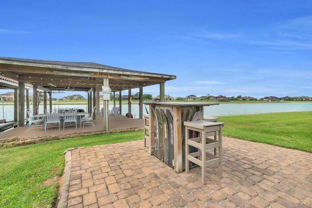 Cobblestone Decking leading you to your area for Outdoor Entertaining near the Lake! 27103 Boater's Crossing Dr., Katy, TX  77493