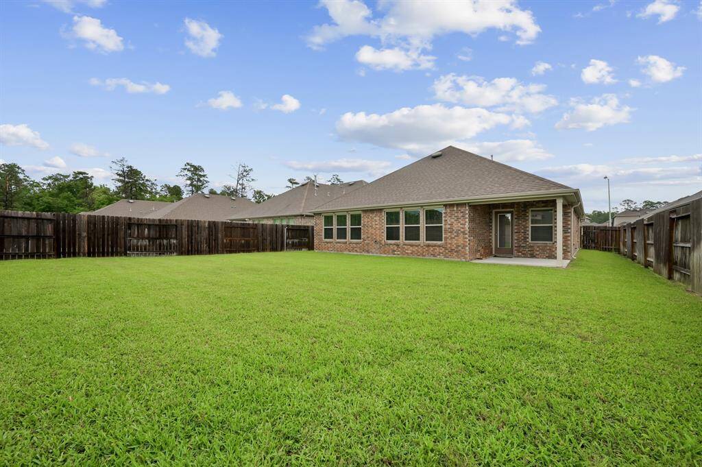 Come enjoy all that 28016 Lone Hollow has to offer to make this home yours today!