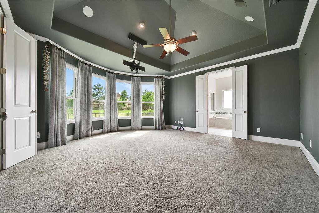 Primary bedroom has a Lakeview.