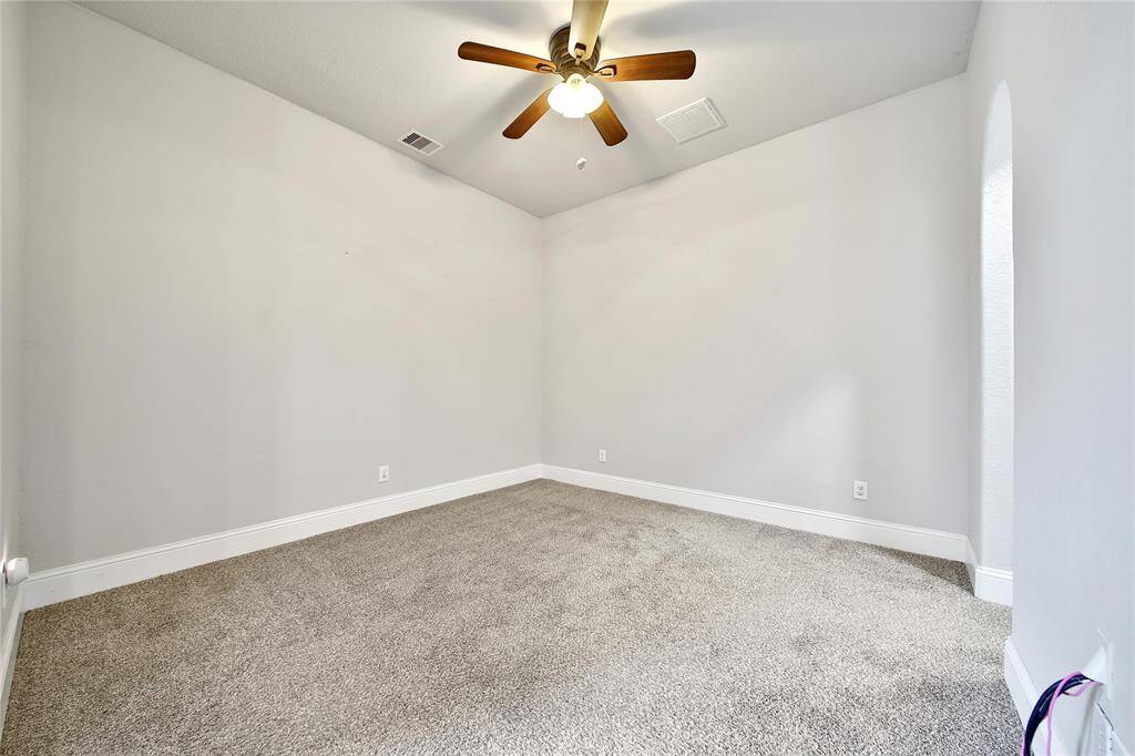 Second upstairs bedroom