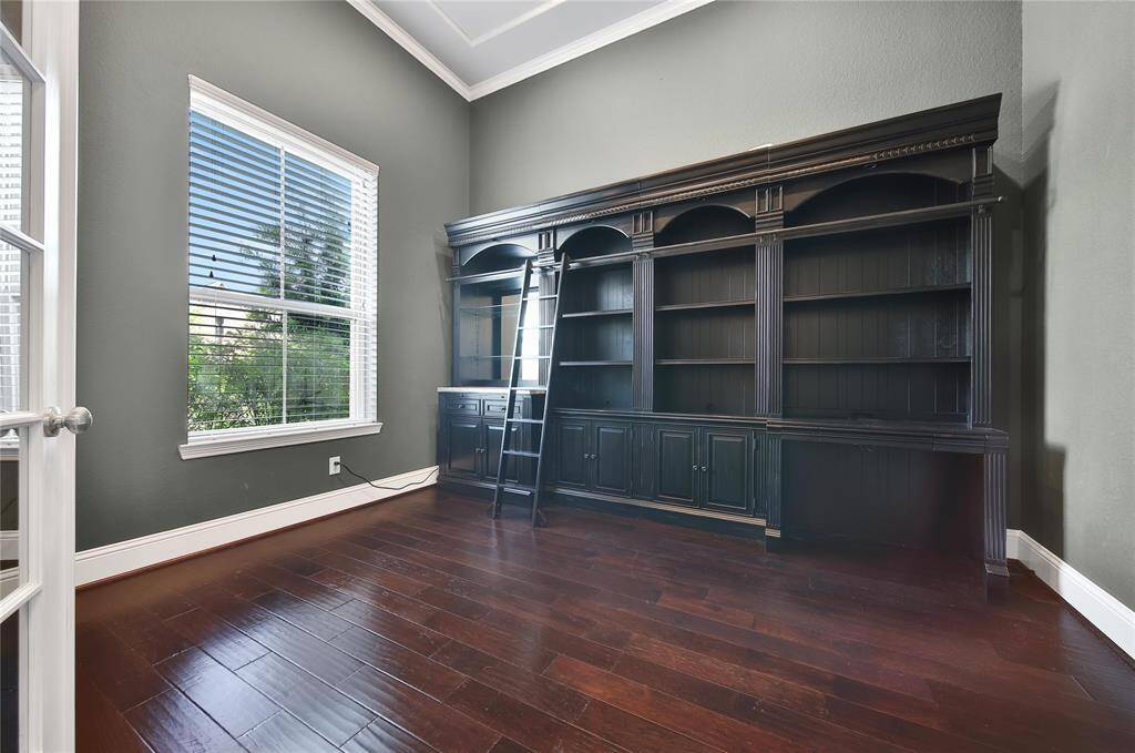 Executive office/study.