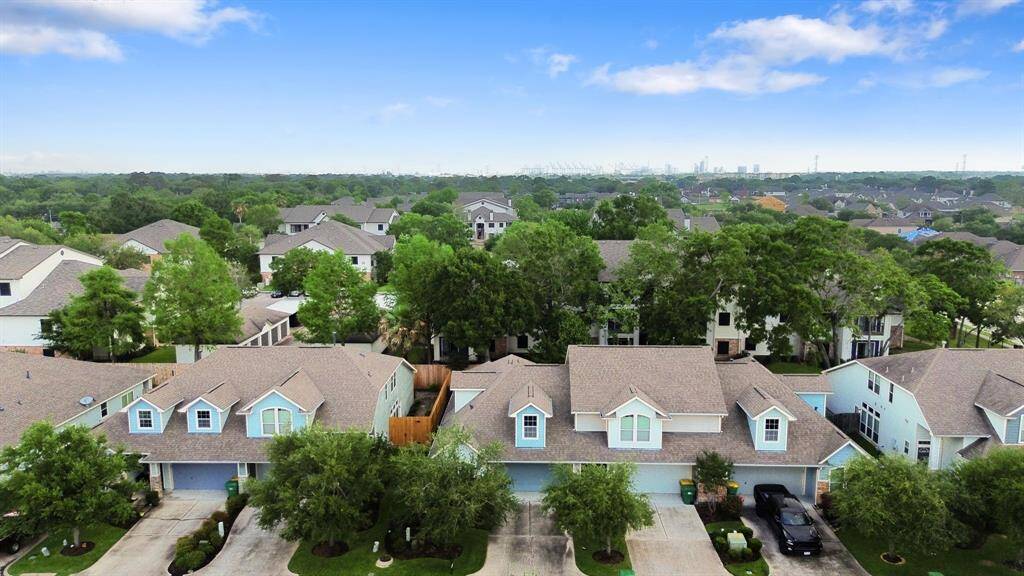 Additional area views of surrounding community