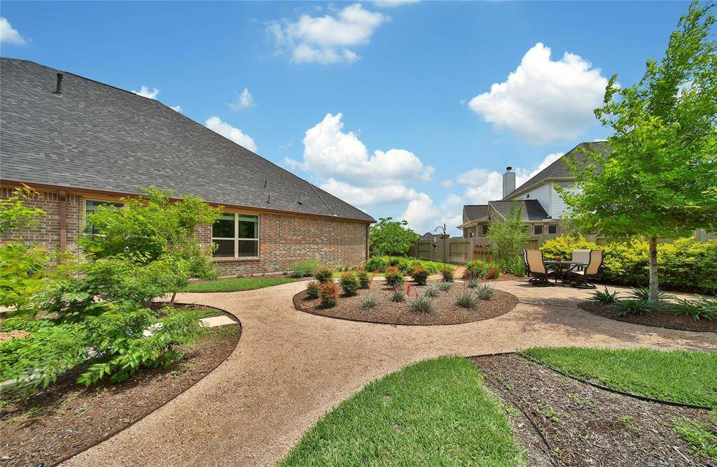 View of backyard :4.