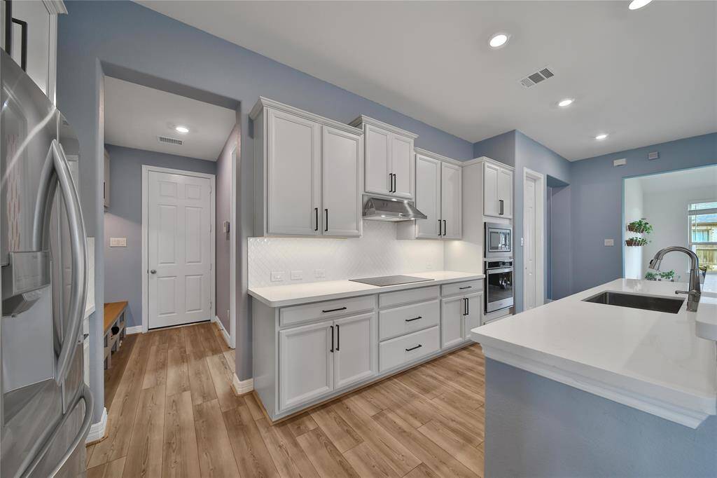 View of kitchen :3.