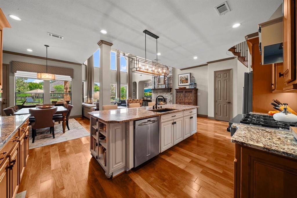 Enjoy the view while you are cooking dinner or entertaining.