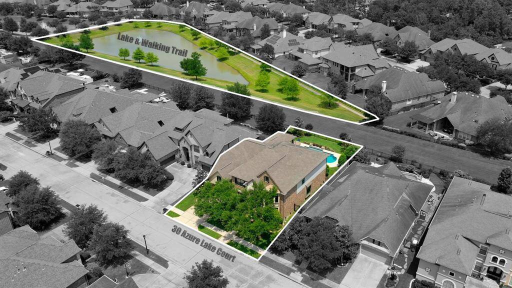 Positioning of the lake and walking trail to the home
