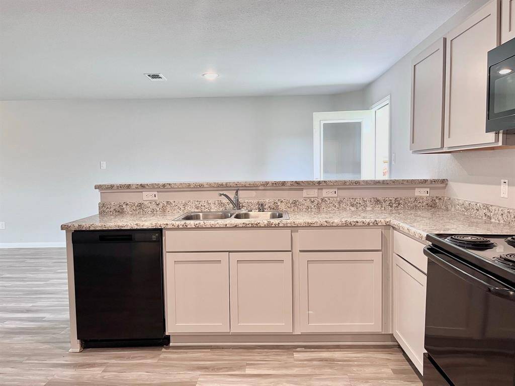 staged kitchen