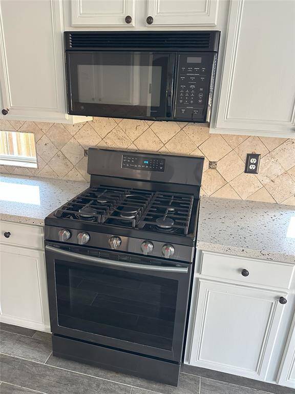 5 burner Gas Stove with built in Microwave