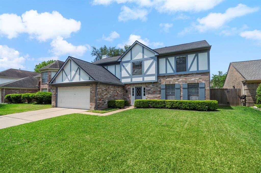 Welcome to this stunning and immaculately maintained 2-story brick home located in the highly sought-after Woodstream neighborhood in Sugar Land, TX.