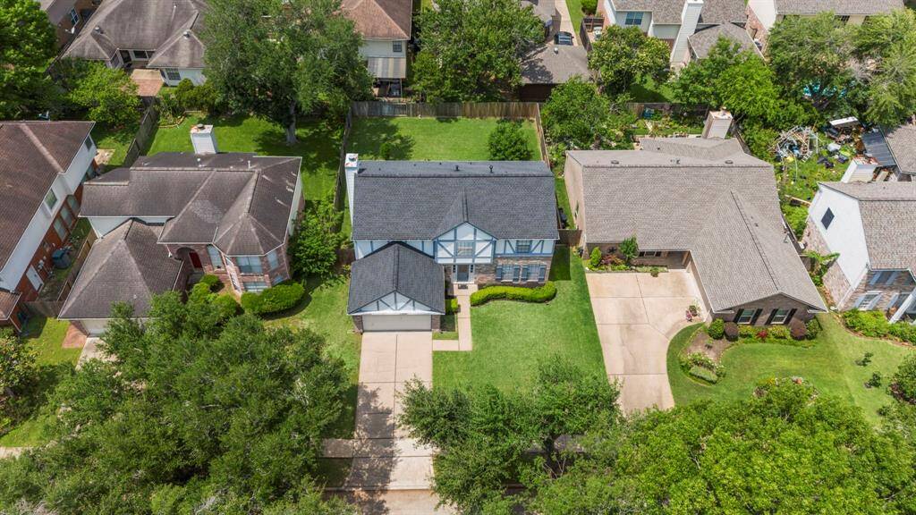 Woodstream is a peaceful and well-maintained neighborhood known for its beautiful trees and clean surroundings, convenient location and family-friendly neighbors.