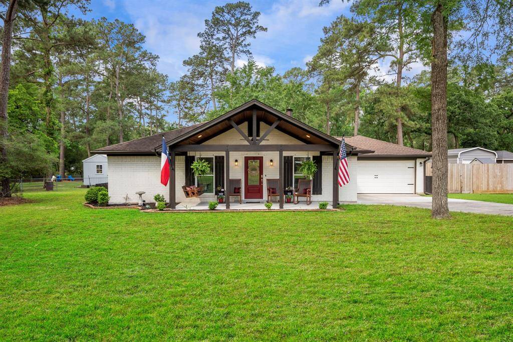 Welcome to 34611 Jimmy Lane in Kipling Oaks!