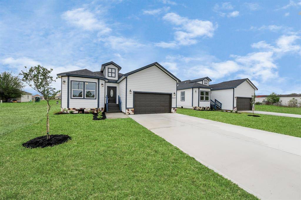 3527 Brook Valley Drive.
