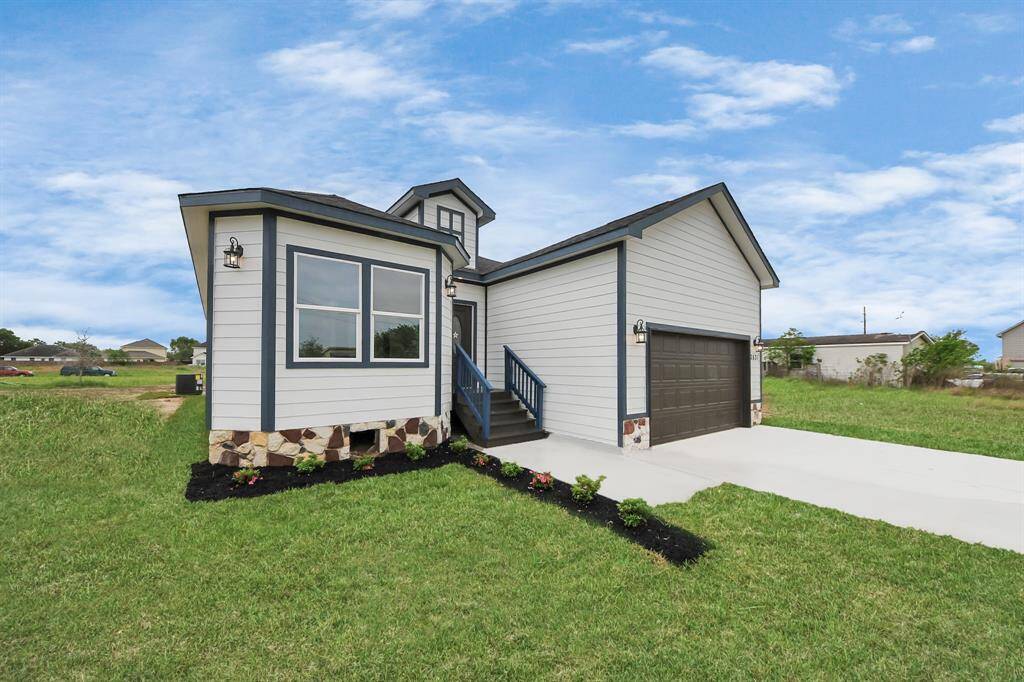 This beautifully designed 1,654 sq. ft. new construction home by Athelya Homes offers a modern open-concept layout, featuring 3 spacious bedrooms, 2 stylish bathrooms, and a roomy 2-car garage.