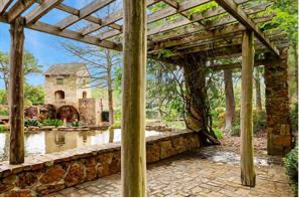 Old Mill Lake is a private, gated community of just over 100 homes, where winding streets and thoughtfully designed common areas weave seamlessly through the neighborhood—creating one of the most distinctive and charming settings you’ll find.