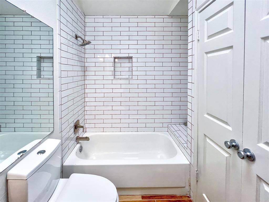 Hall Bathroom -1