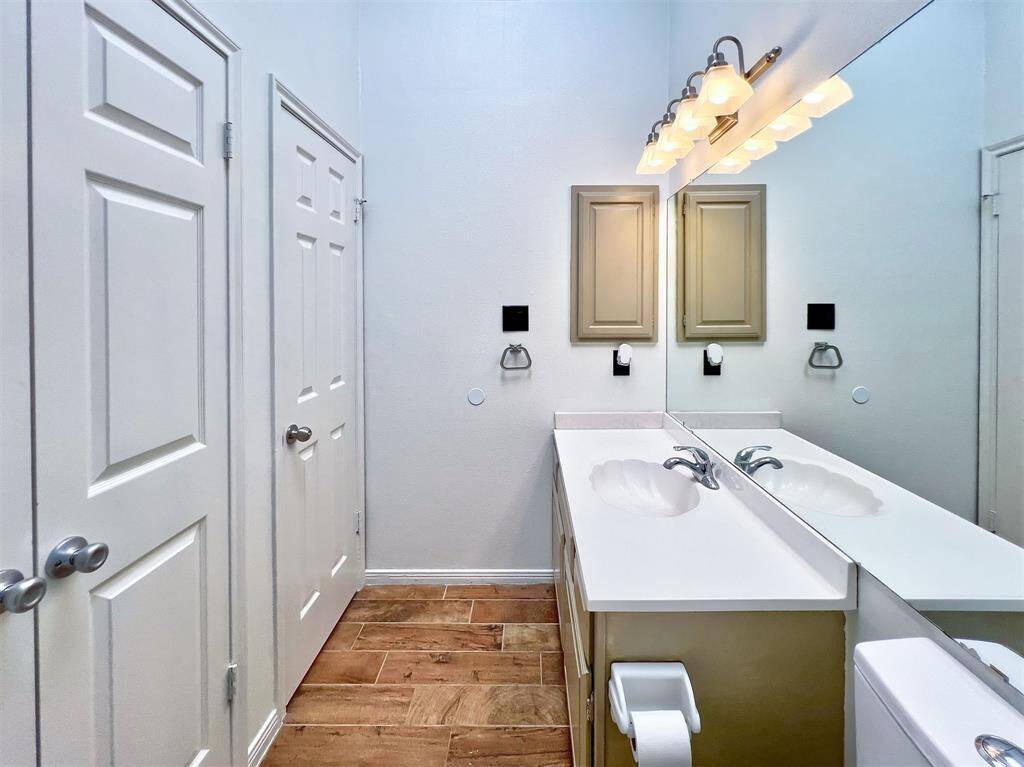 Hall Bathroom - 2