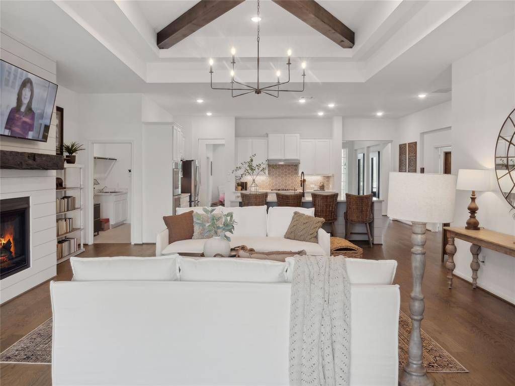 Bright and open floorplan (*Photo not of actual home and used for illustration purposes only.)