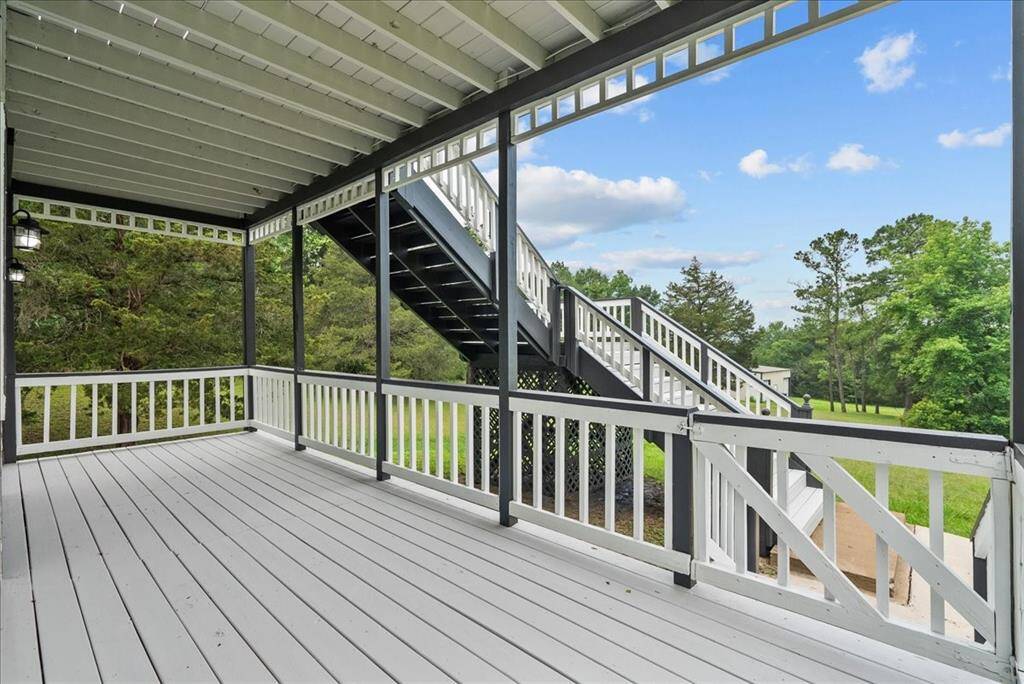 1st level balcony