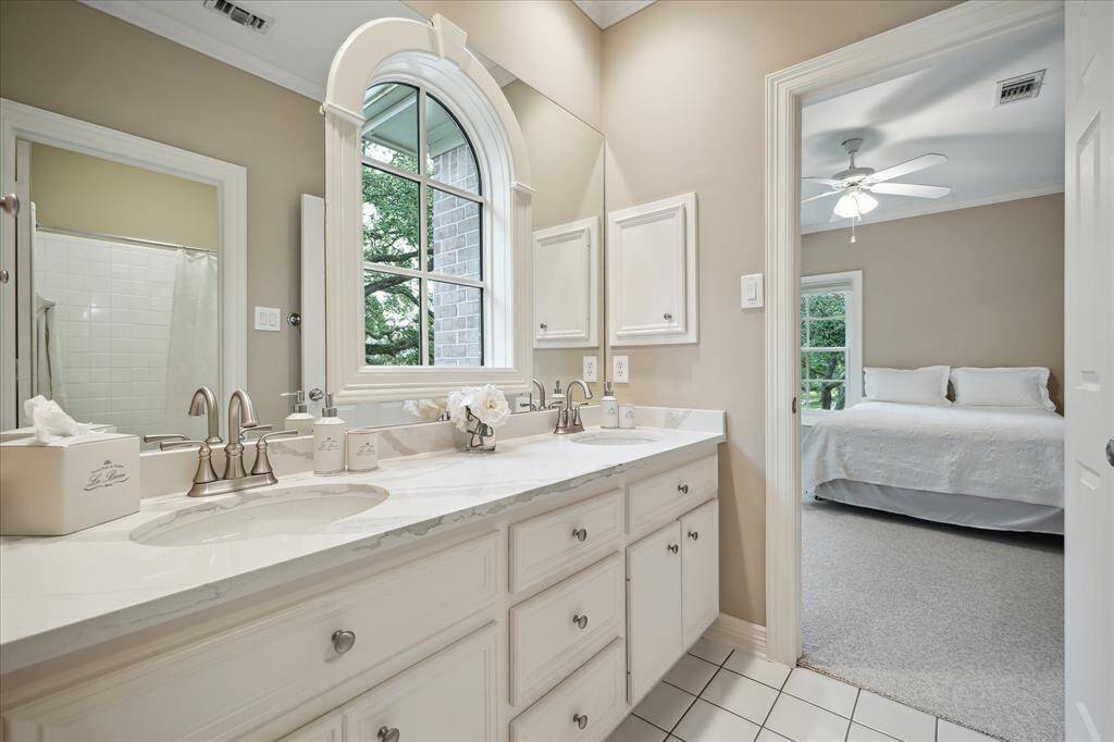 Secondary Bath.