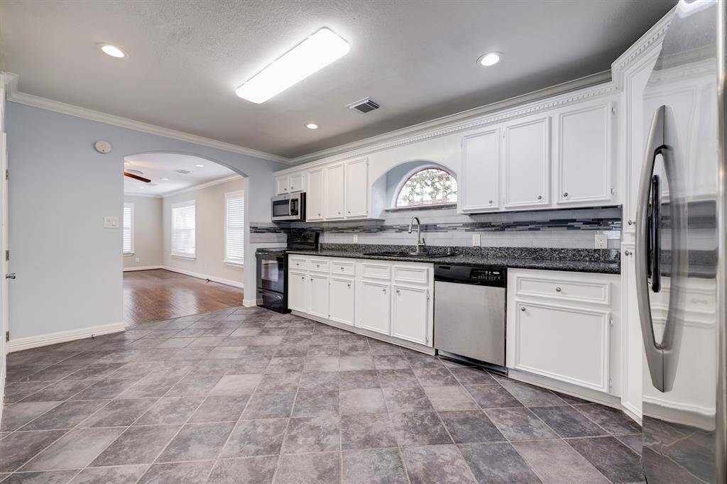 Nice size kitchen
