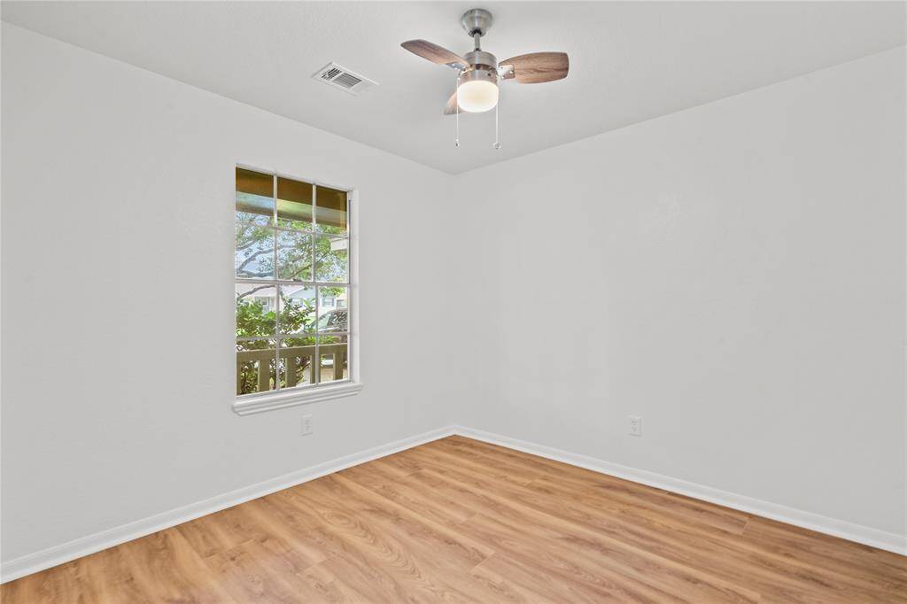Small area for table in kitchen