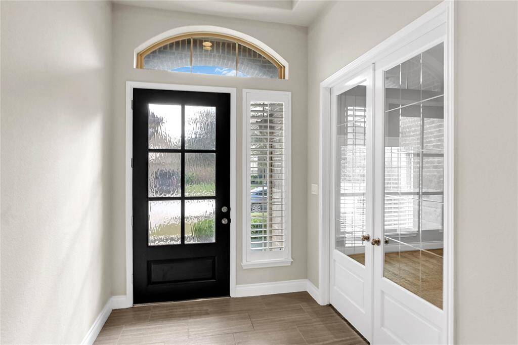 Get ready to fall in love! Let's step inside!