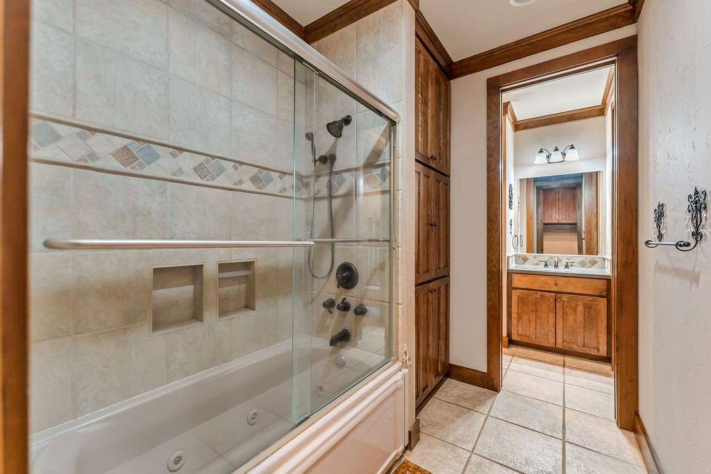 secondary bath