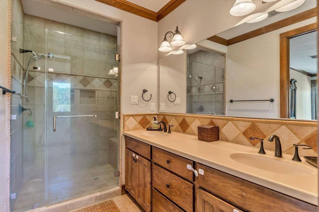 Guest Quarters