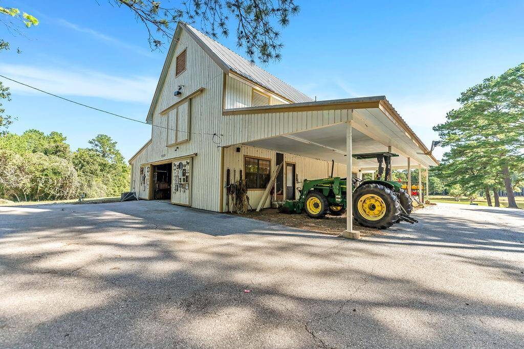 Stable/Barn with office and back up generator