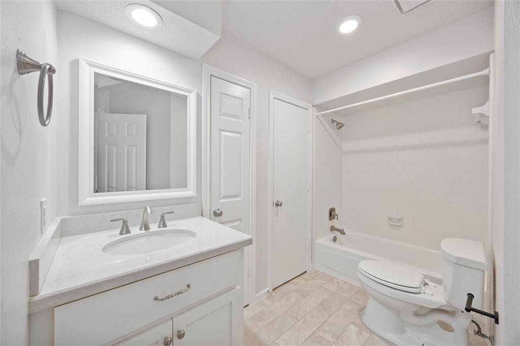 2nd bathroom