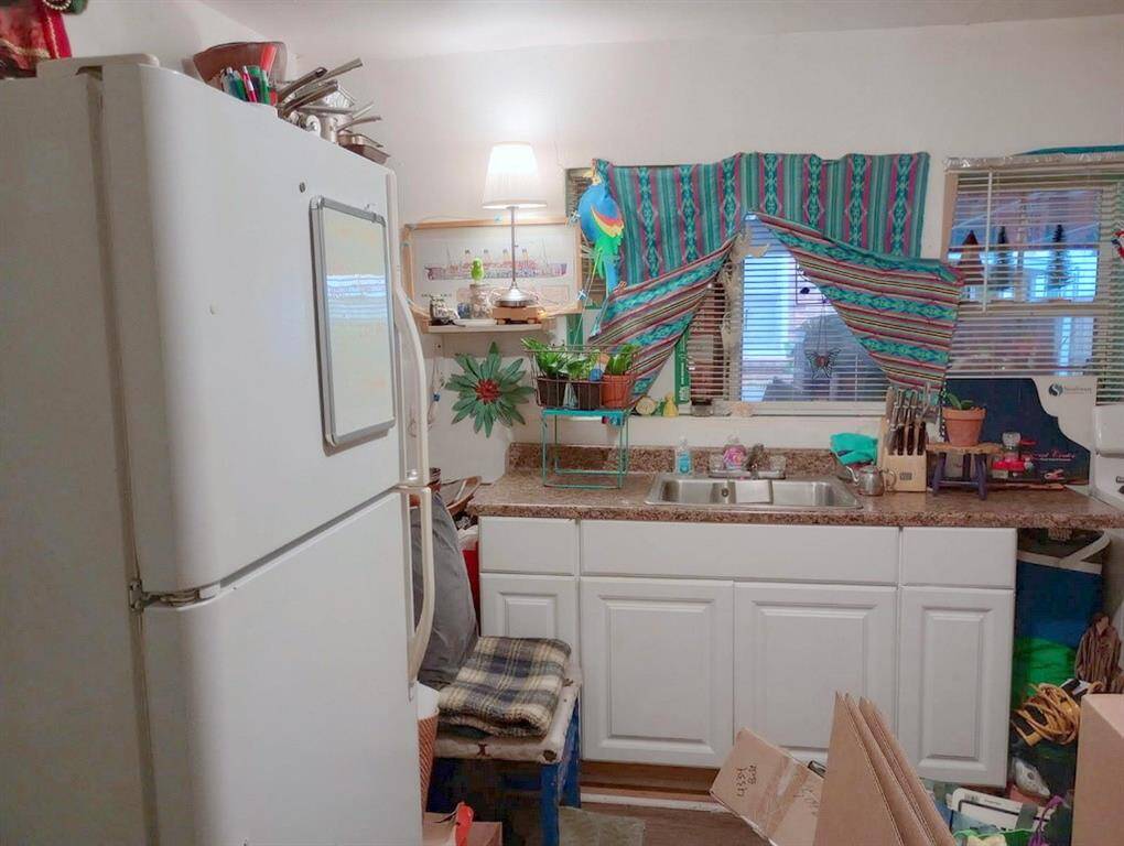 KITCHEN IN APT.