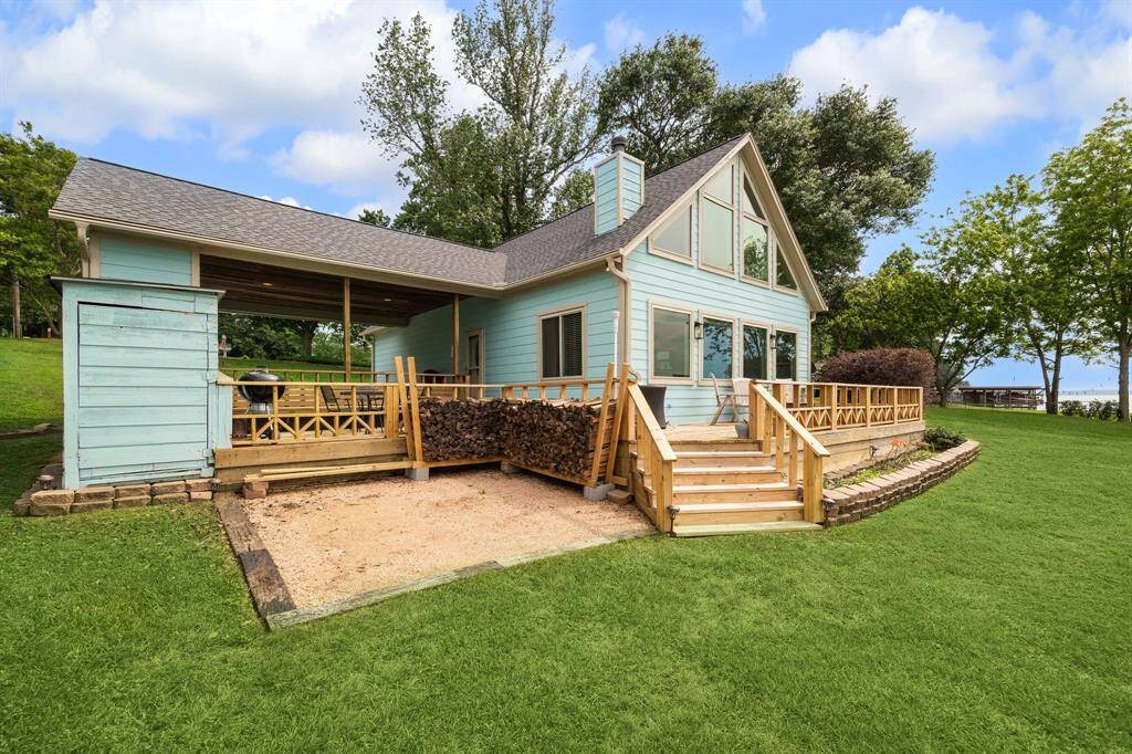 This home is perfect for enjoying all year long!
