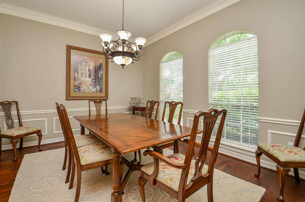 Imagine entertaining in style here or hosting family and friends for holiday or Sunday dinners!