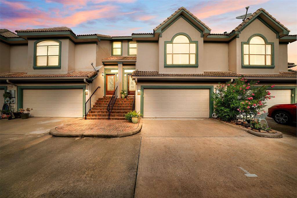Welcome to 452 Mariners Dr, a charming and beautiful townhome in Kemah with water views of two marinas!