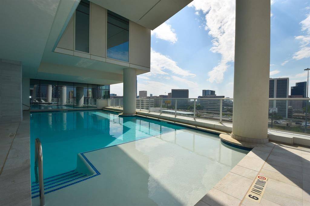 Outdoor pool- 9th floor