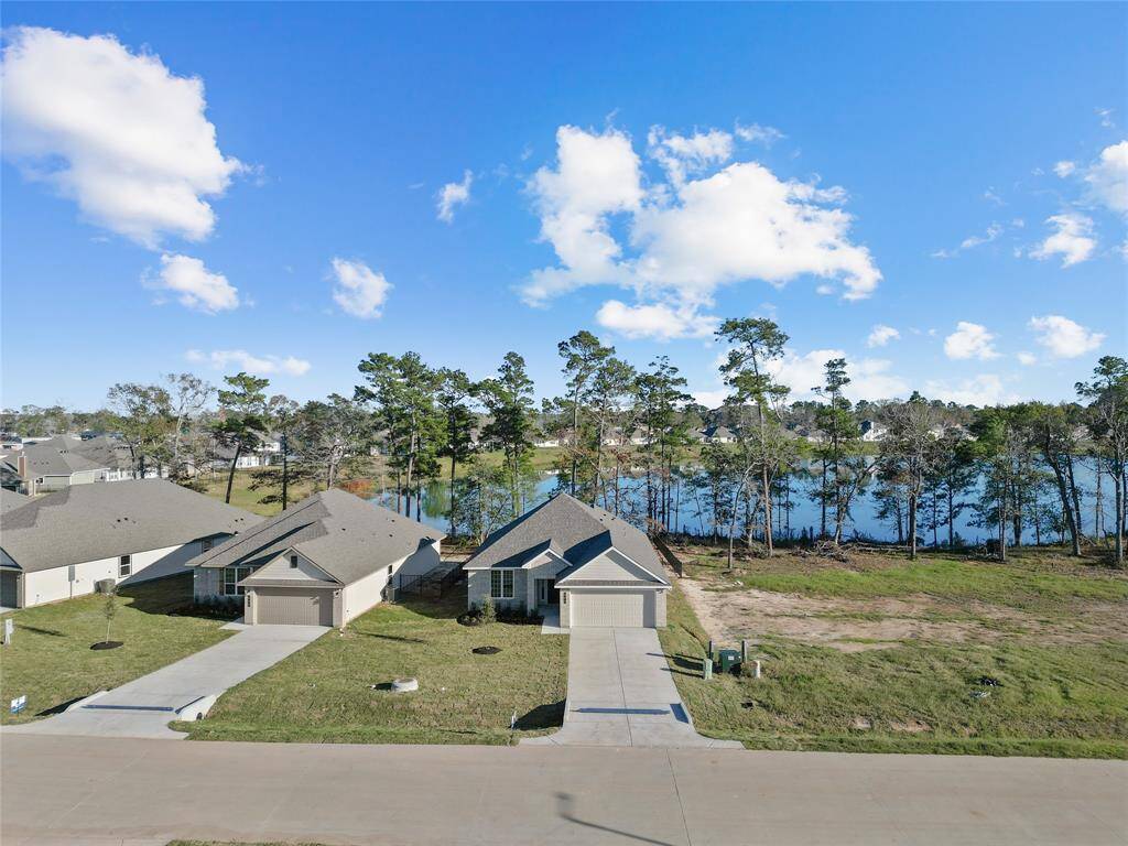 Welcome Home to 457 Shoreview Dr