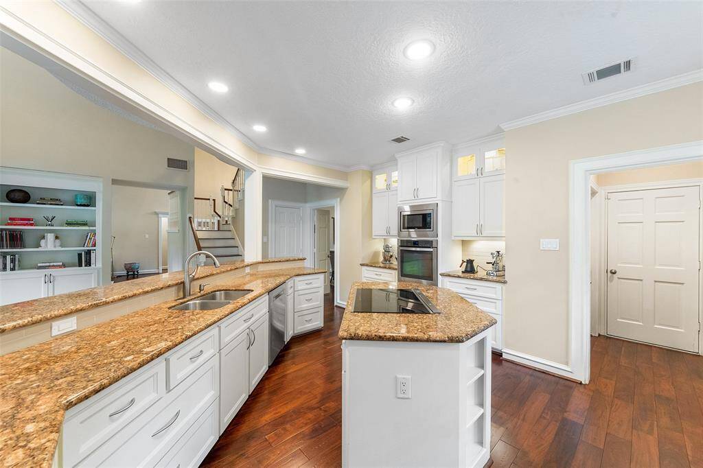 Under cabinet lights to add to the ambience and detail task lighting.