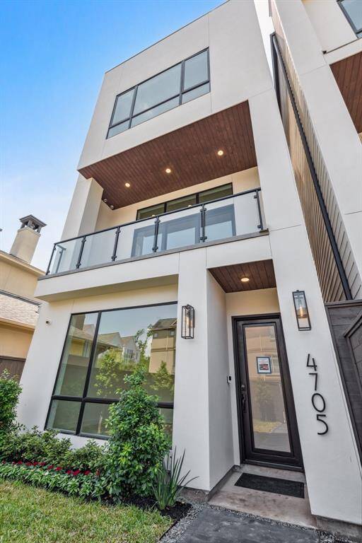 Modern luxury meets smart living in the heart of Rice Military —Security system installed with Smart Home wiring, window and door contacts, motion detectors, 2 sirens, built-in tech-like exterior security cameras, EV outlet & Cat5 wiring. Features zoned climate control with 2 two ton A/Cs.