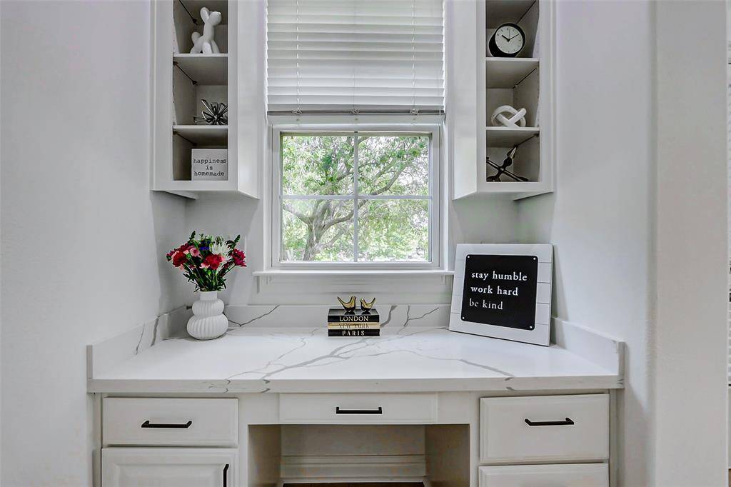 Work from Home?  This office nook is right off the kitchen and a great place to get things done! Pass this to head to the 1st floor!