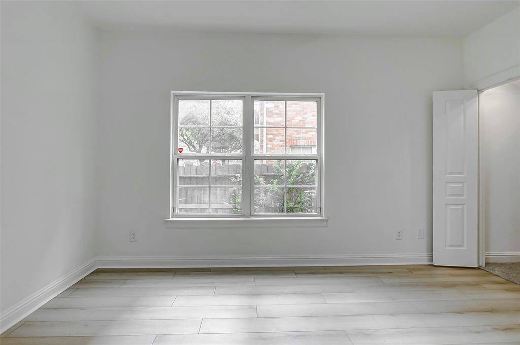What would you do with this space?  Game room? Gym? Office? Play space? Craft room? Sitting room?  So much space to create, and loads of storage.