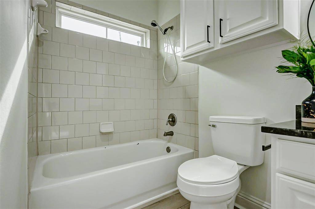 Scrub a dub dub, this tub in in the ensuite bathroom in the 2nd bedroom, on the 3rd floor.
