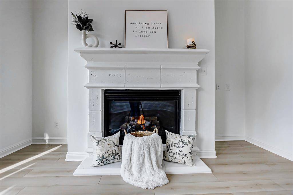 Whether you’re hosting friends or curling up for movie night, this living room offers the perfect mix of comfort and charm