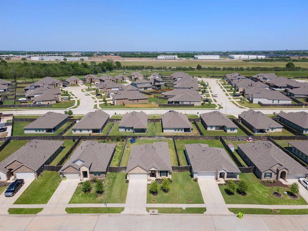 This beautiful neighborhood features well-maintained streets and a peaceful, spacious layout, making it an ideal choice for families seeking a serene residential community.
