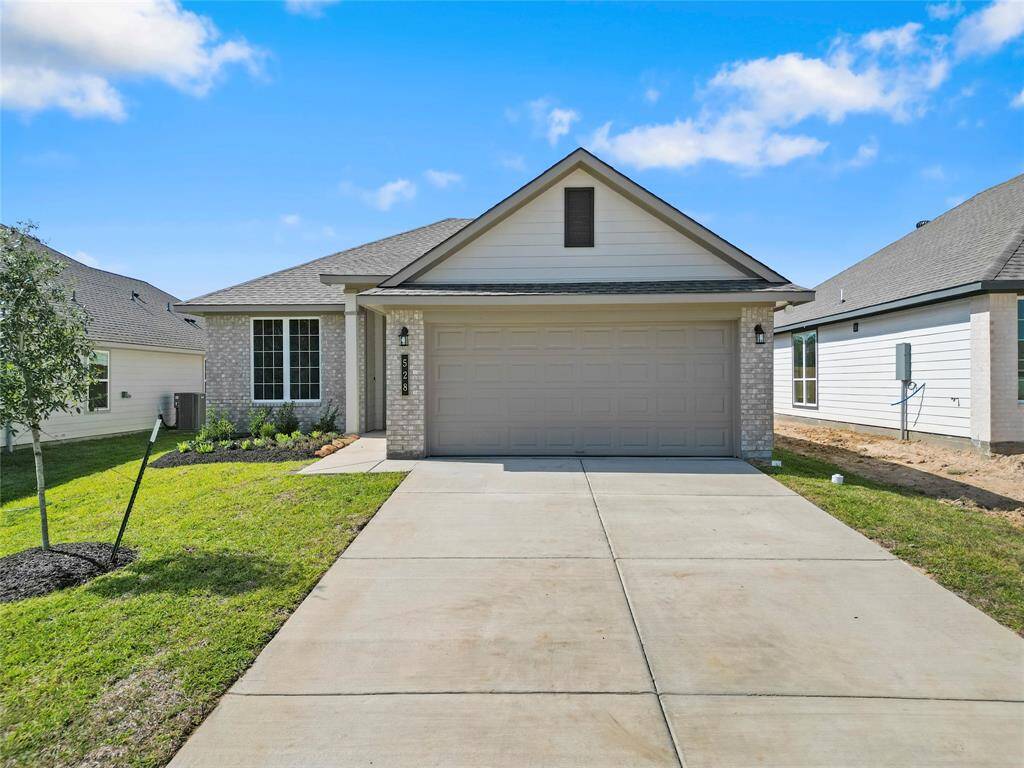 Welcome Home to 528 Shoreview Dr