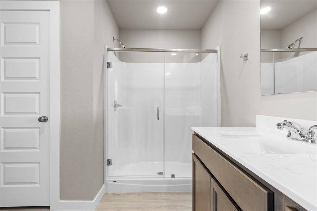 Primary Bathroomv