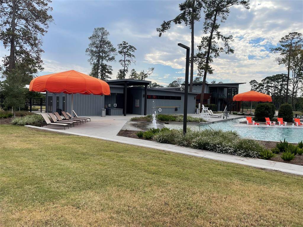 Pool house