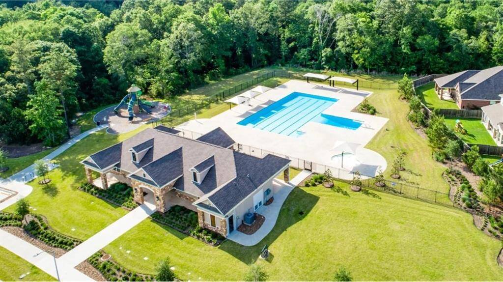 Royal Brook recreation center and community pool.