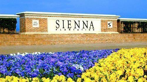 Nestled in natural beauty, the Sienna Golf Course offers a serene escape with lush greens and picturesque water views, perfect for golf enthusiasts and nature lovers alike.