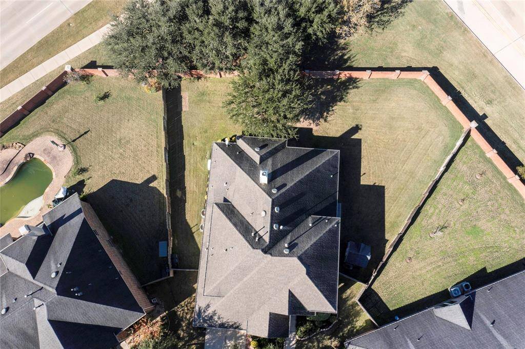 Spacious lot offering endless possibilities!